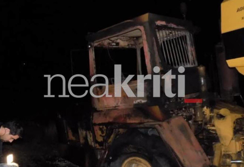 Φωτιά στην Κρήτη: Άγνωστοι έκαψαν χωματουργικά μηχανήματα στην Ιεράπετρα (pics)