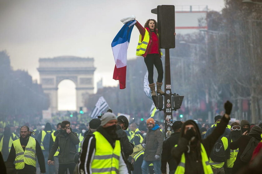 Συναγερμός στη Γαλλία για τα «κίτρινα γιλέκα»: Τουλάχιστον 34 συλλήψεις πριν από τις διαδηλώσεις