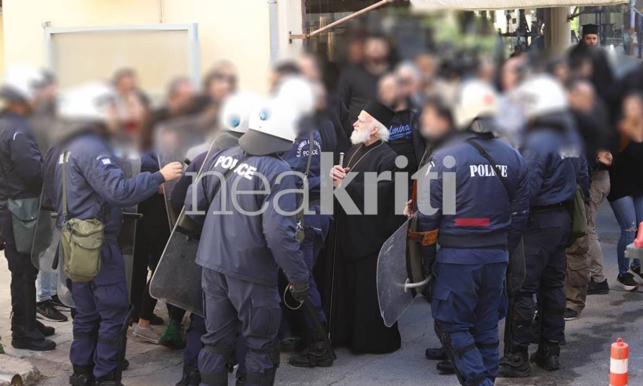 Ένταση στο μνημόσυνο του Κατσίφα στην Κρήτη: Τραυματίστηκε αστυνομικός (pics)