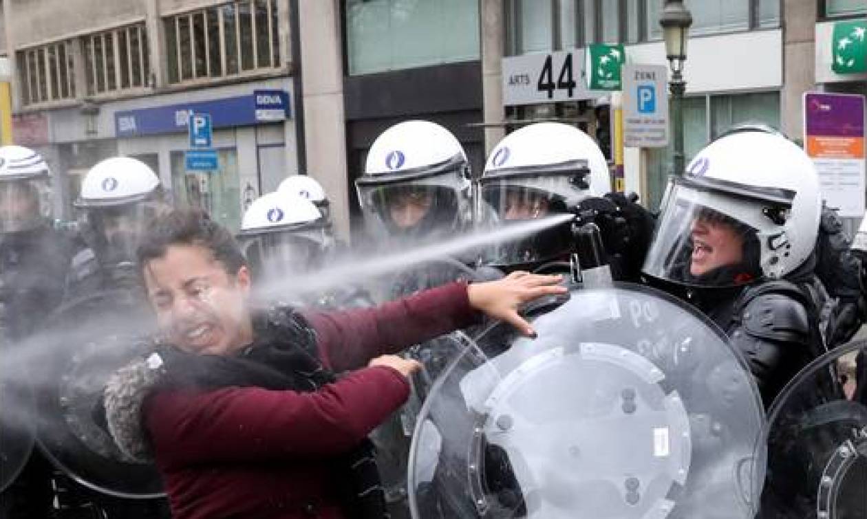Ο «πυρετός» των «κίτρινων γιλέκων» χτυπά τις Βρυξέλλες: Περισσότερες από 400 συλλήψεις διαδηλωτών