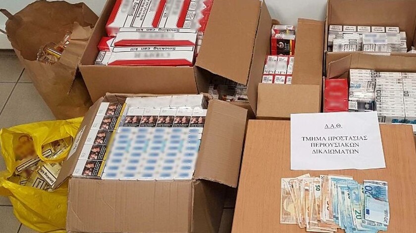 Θεσσαλονίκη: Συνελήφθη σε λαϊκή αγορά με περισσότερα από 1.100 λαθραία πακέτα τσιγάρα (pic)