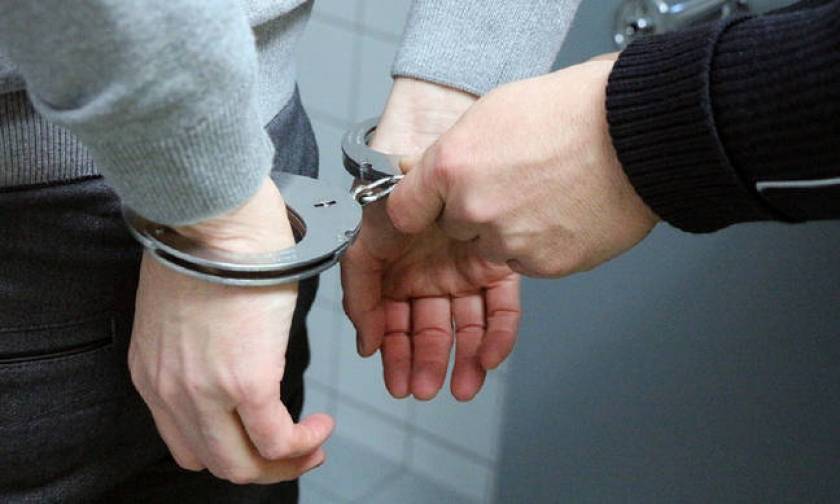 Συλλήψεις νεαρών για κλοπές σε Σέρρες και Θεσσαλονίκη (pic)