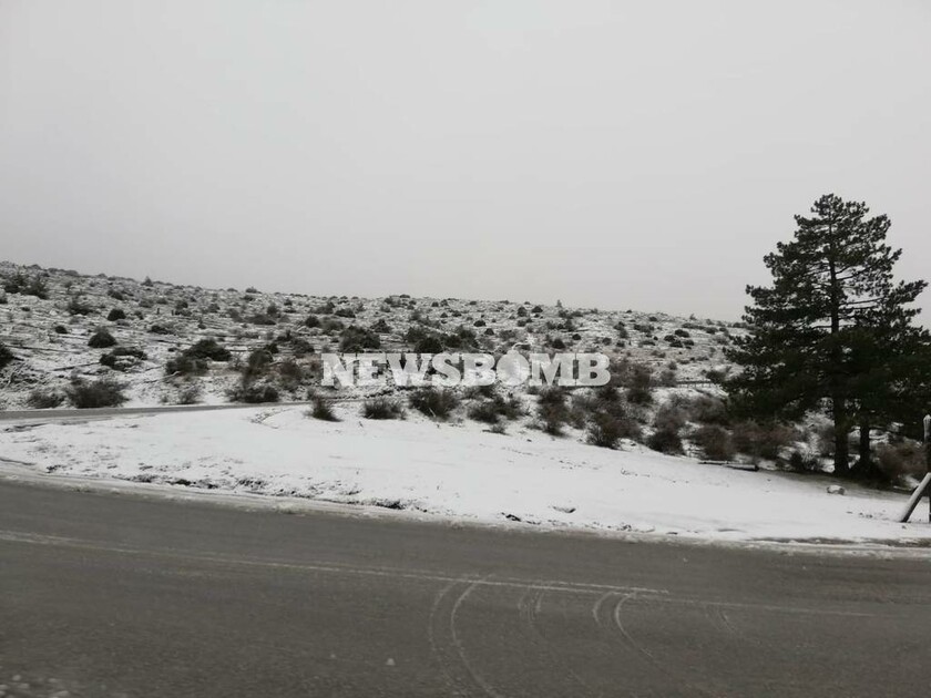 Ο χιονιάς «κύκλωσε» την Ελλάδα: Τσουχτερό κρύο και λευκό τοπίο στη μισή χώρα
