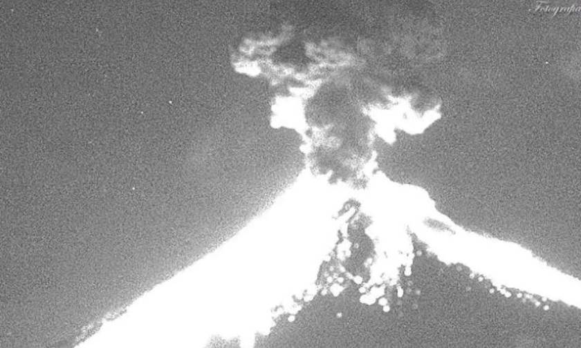 Mexican volcano Popocatepetl erupts with 2km column of ash