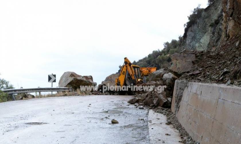 Heavy rain causes further landslides in Plomari