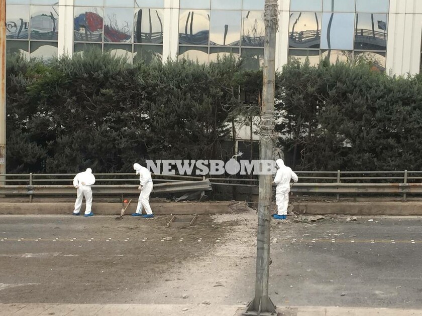 Έκρηξη βόμβας στον ΣΚΑΪ: Δείτε βίντεο και φωτογραφίες από τον τόπο της τρομοκρατικής επίθεσης