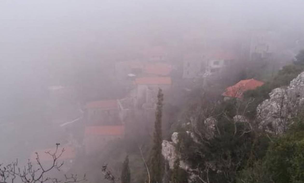 Καιρός: Χαμένη ... στην ομίχλη η Στεμνίτσα - Υπέροχες εικόνες (pics)