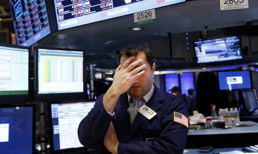 Wall Street: Βουτιά 500 μονάδων ο Dow Jones - Κάτω από τα 50 δολ. η τιμή του αργού