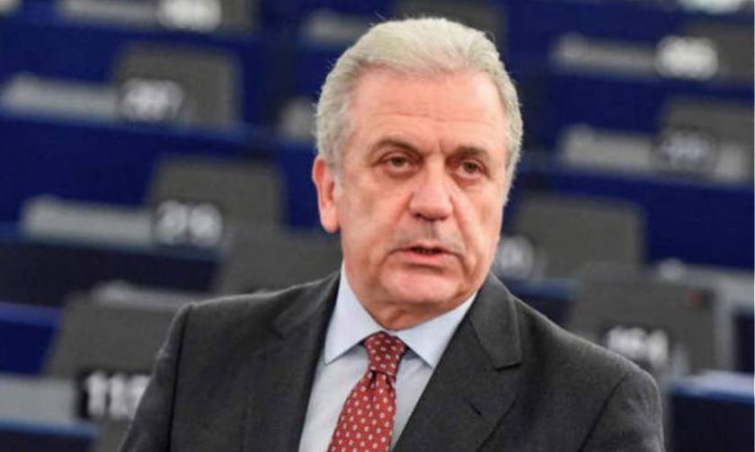 No country can face migration challenges alone, Avramopoulos says