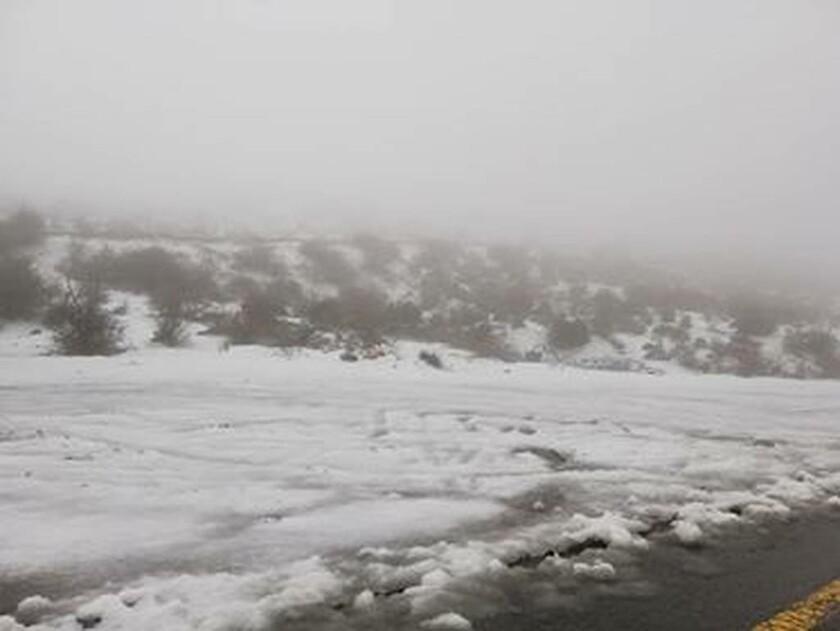 Καιρός: Μαγικές εικόνες από την χιονισμένη Πάρνηθα (pics+vid)
