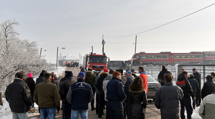 Τραγωδία στη Σερβία: Τρένο συγκρούστηκε με λεωφορείο - Πέντε νεκροί