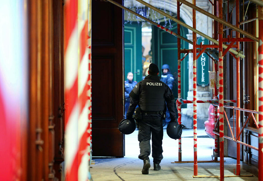 Πυροβολισμοί στο κέντρο της Βιέννης: Ένας νεκρός - Πληροφορίες για τραυματίες (pics)