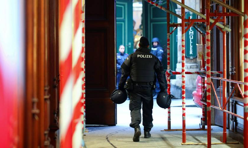 Πυροβολισμοί στη Βιέννη: Όλα όσα γνωρίζουμε για τη φονική επίθεση (Pics)