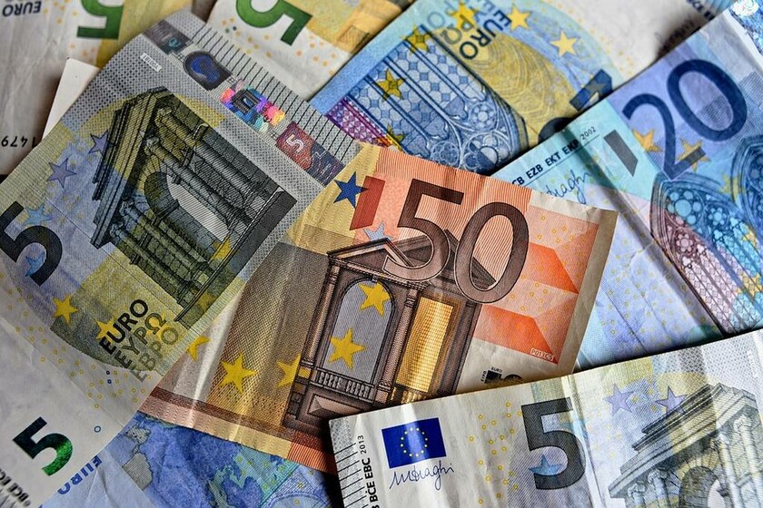 «Βόμβα» στις τσέπες μας: Ποιοι θα πληρώσουν «χαράτσι» 850 ευρώ