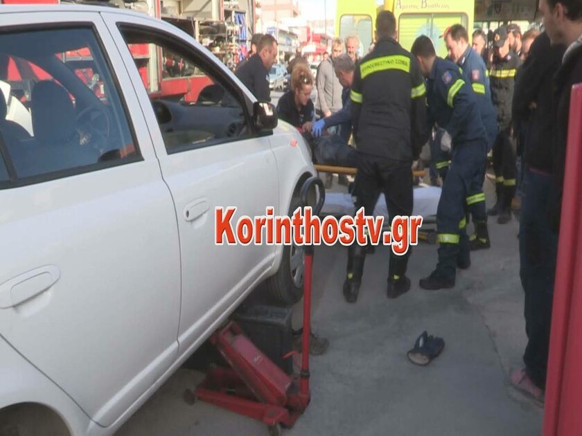 Κόρινθος: Σοβαρό τροχαίο με μοτοσικλετιστή - «Σφηνώθηκε» κάτω από αυτοκίνητο  