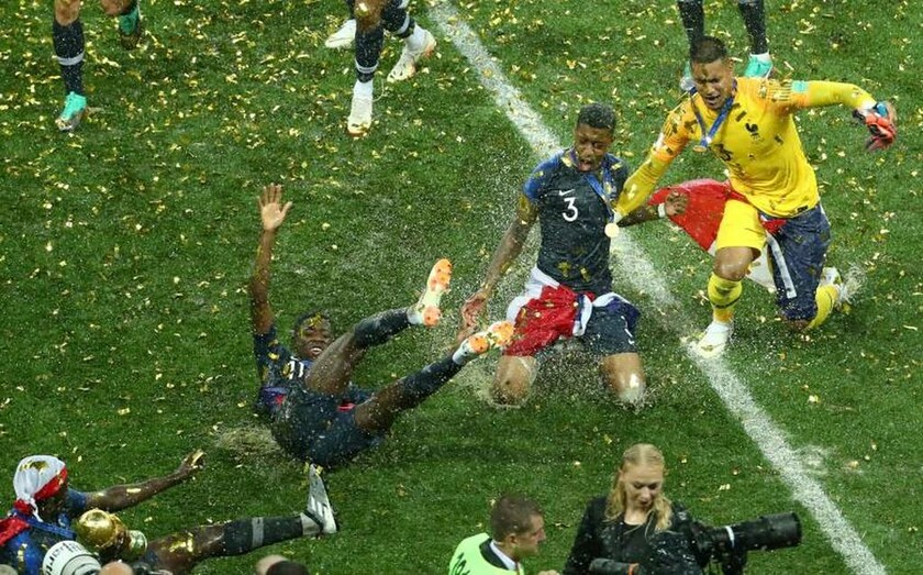 15 Ιουλίου - Ρωσία: Η Γαλλία είναι η νέα παγκόσμια πρωταθλήτρια στο ποδόσφαιρο