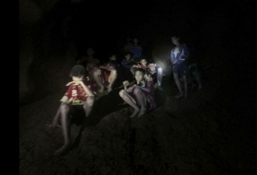 2 Ιουλίου - Ταϊλάνδη: Αγωνία για τα παιδιά και τον προπονητή τους που παγιδεύτηκαν σε σπήλαιο