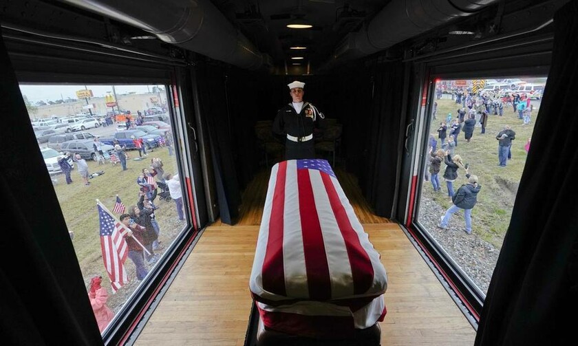 6 Δεκεμβρίου - ΗΠΑ: Κηδεία Τζορτζ Χέρμπερτ Ουόκερ Μπους