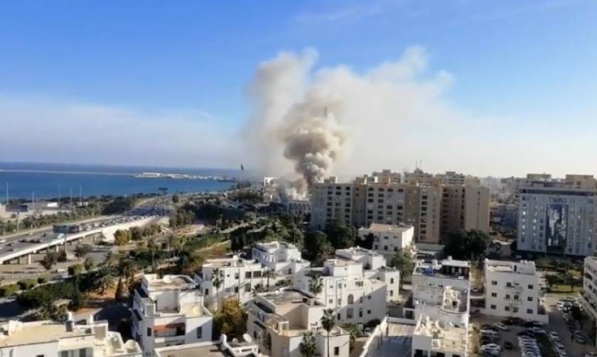 Λιβύη: Τουλάχιστον 3 νεκροί από επίθεση κατά του υπουργείου Εξωτερικών (vid)
