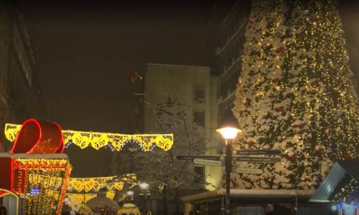 Αυτό είναι το πιο ακριβό χριστουγεννιάτικο δέντρο στον κόσμο! (vid)