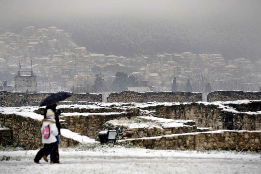 Κακοκαιρία: Χιόνια, παγετός και τσουχερό κρύο - Δείτε LIVE πού χιονίζει σε όλη την Ελλάδα