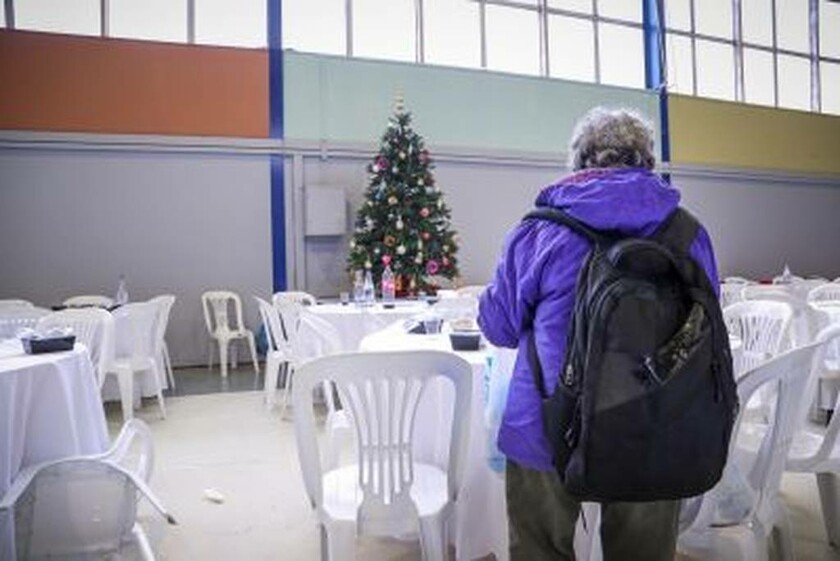 Ο δήμος Αθηναίων ανοίγει θερμαινόμενο χώρο για την προστασία των αστέγων 