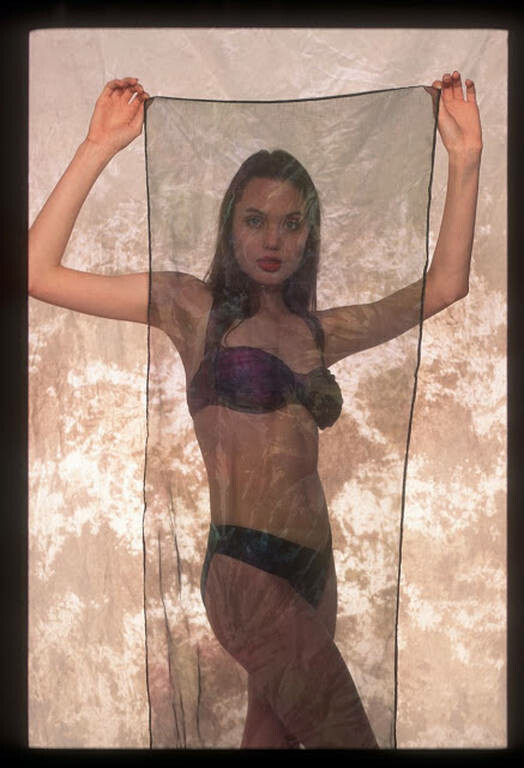 Viral: Αυτές είναι οι σέξι φωτογραφίες που η Αντζελίνα Τζολί δε θέλει να δεις 