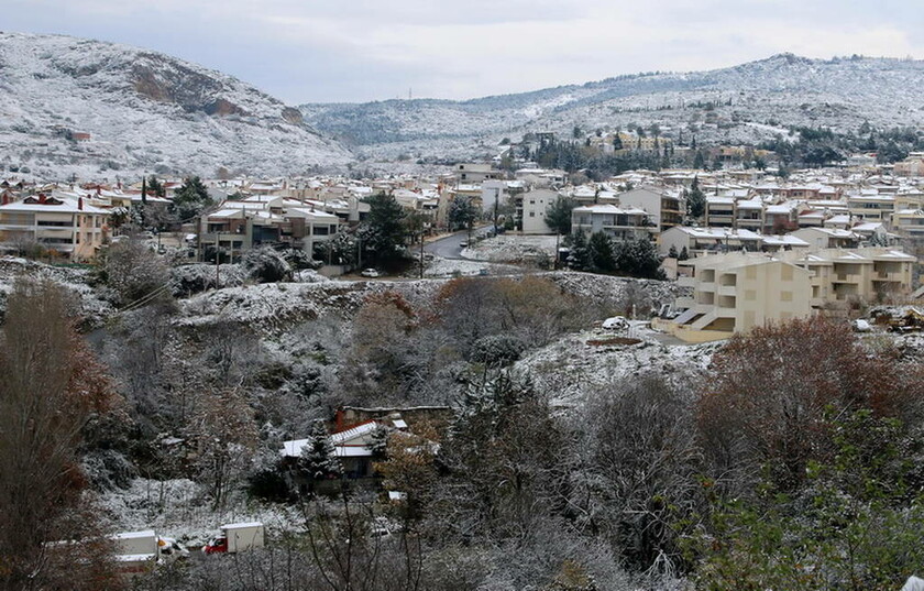 Η «Σοφία» έφτασε στη Θεσσαλονίκη: Στα «λευκά» τα ορεινά - Χιόνια ακόμα και μέσα στην πόλη (pics)