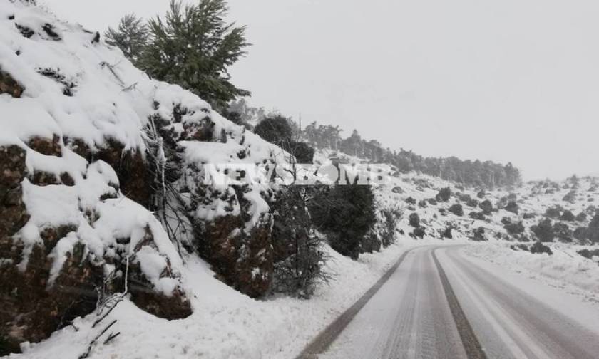 Καιρός ΤΩΡΑ: Πλησιάζει την Αθήνα το βαρομετρικό – Πυκνή χιονόπτωση στη Βοιωτία και προβλήματα