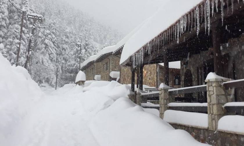 Καιρός: Σε αυτές τις περιοχές της Ελλάδας έπεσε το περισσότερο χιόνι τις τελευταίες ώρες