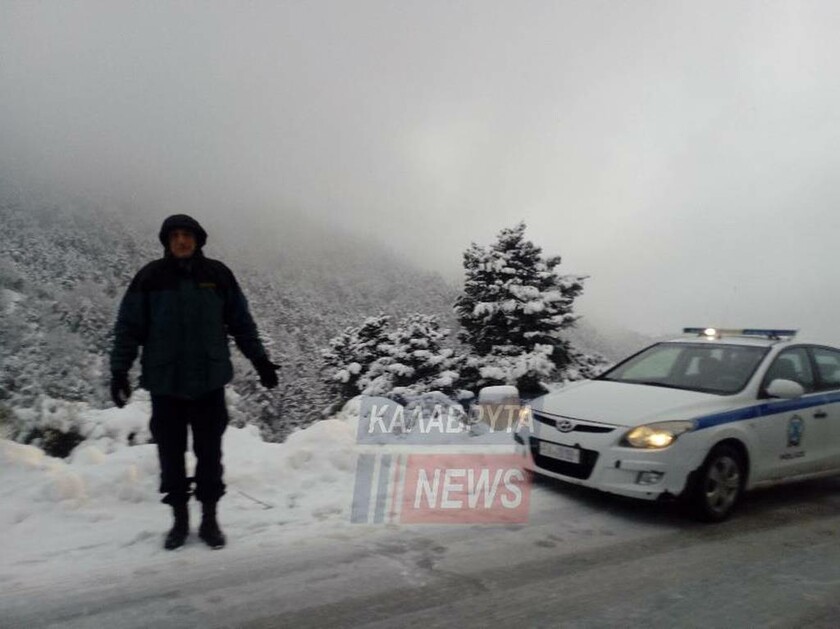 Καιρός: Καραμπόλα 20 οχημάτων στα χιονισμένα Καλάβρυτα (pics)