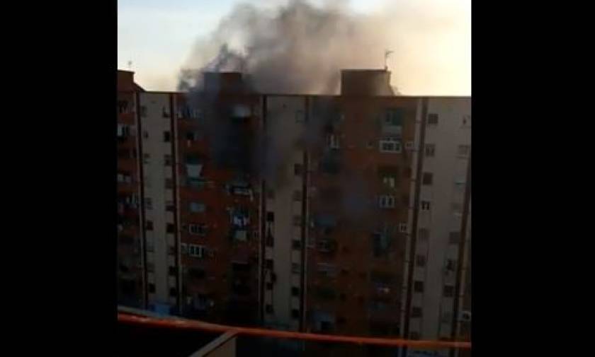 Τραγωδία στην Ισπανία: Τρεις νεκροί και 13 τραυματίες από φωτιά σε πολυκατοικία (vid)