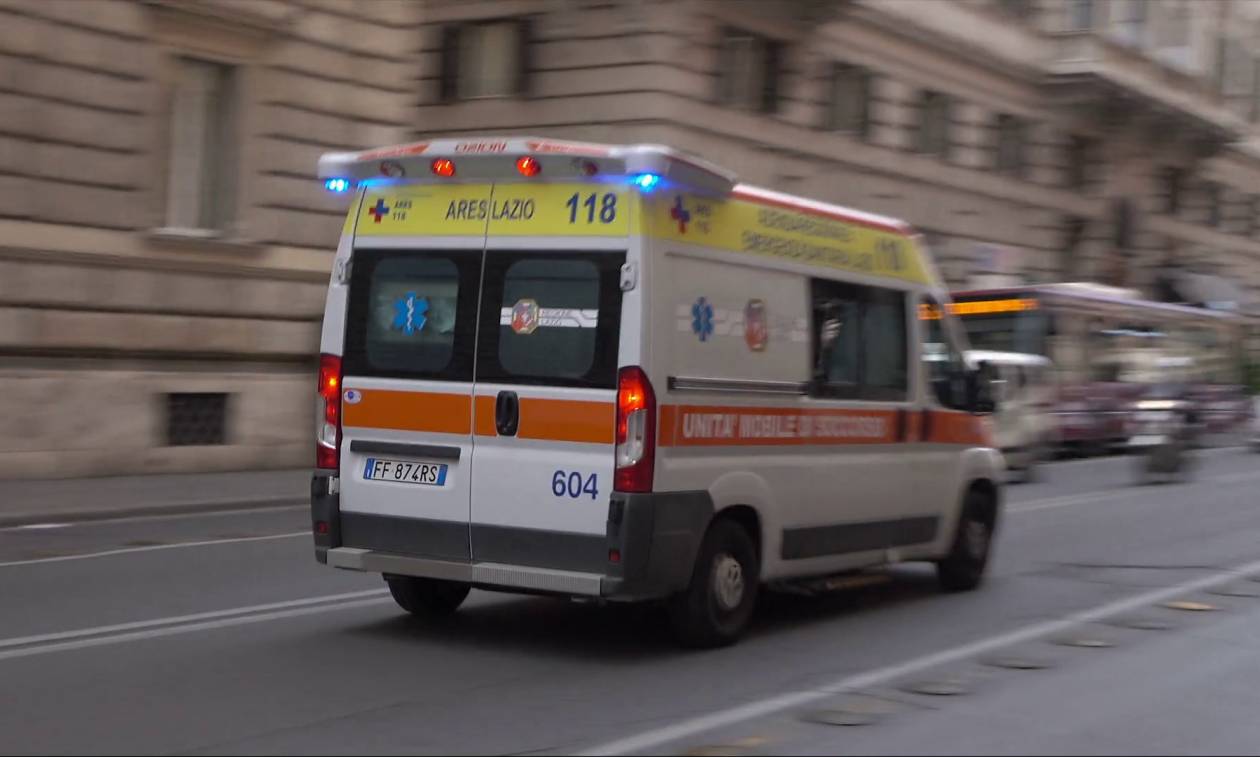 Τραγωδία: Πέθανε στο ασθενοφόρο καθώς οι διασώστες τοποθετούσαν αντιολισθητικές αλυσίδες λόγω πάγου