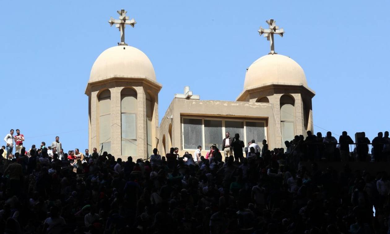 Ο τρόμος επέστρεψε στην Αίγυπτο: Έβαλαν βόμβα  σε εκκλησία – Νεκρός ένας αστυνομικός