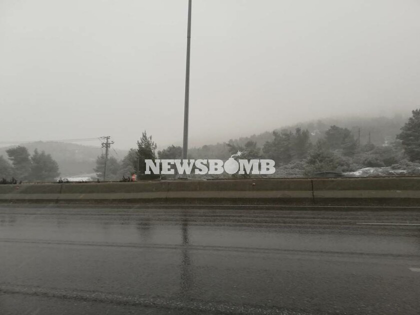 Καιρός ΤΩΡΑ: Πυκνή χιονόπτωση σε Μαλακάσα και Ωρωπό – Νιφάδες στην Κηφισιά (pics+vids)