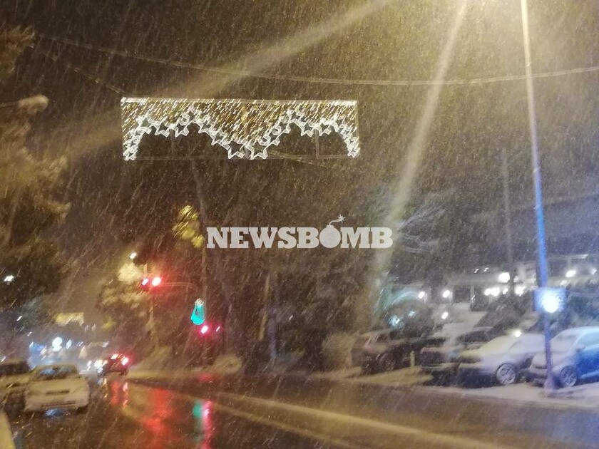 Καιρός Live: Ο χιονιάς «χτυπά» την Αθήνα – Το έστρωσε στα βόρεια προάστια (pics+vids)