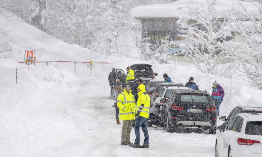 Στο έλεος σφοδρού χιονιά η Αυστρία: Πέντε νεκροί και δύο αγνοούμενοι (pics)