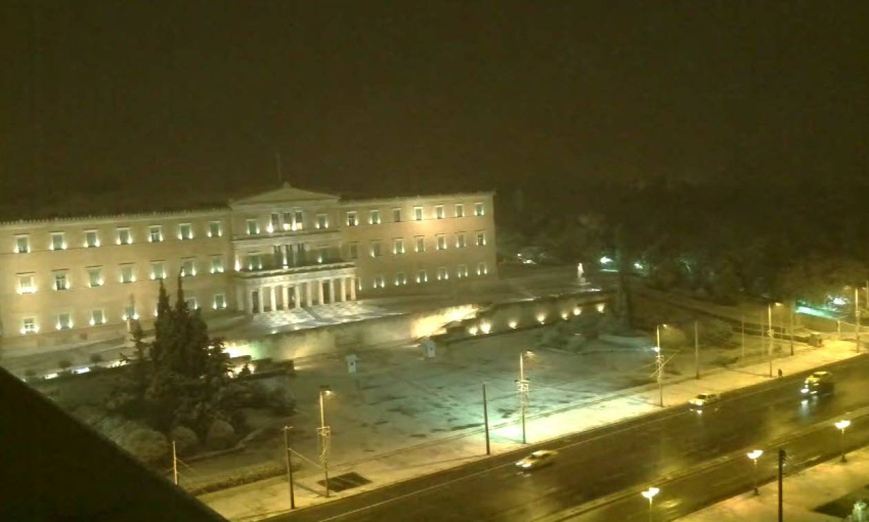Καιρός Live - Χιονίζει στην Αθήνα: Δείτε τώρα ζωντανά που πέφτει χιόνι (live cameras)