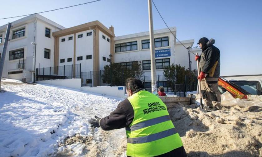 Καιρός: Κλείνουν τα σχολεία στη Θεσσαλονίκη λόγω του χιονιά