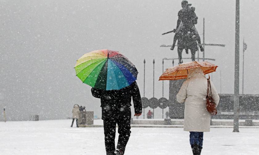 Καιρός - Η «Υπατία» σκέπασε τη Θεσσαλονίκη με χιόνια - Πού θα «χτυπήσει» ο χιονιάς τις επόμενες ώρες