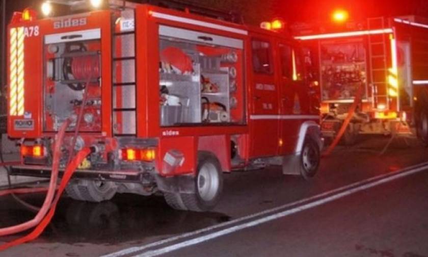 Θεσσαλονίκη: Φωτιά πήρε αυτοκίνητο του Δήμου Θέρμης