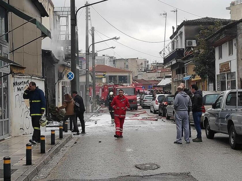 Συναγερμός στην Κομοτηνή: Έκρηξη στο κέντρο της πόλης με έναν τραυματία (pics&vid)