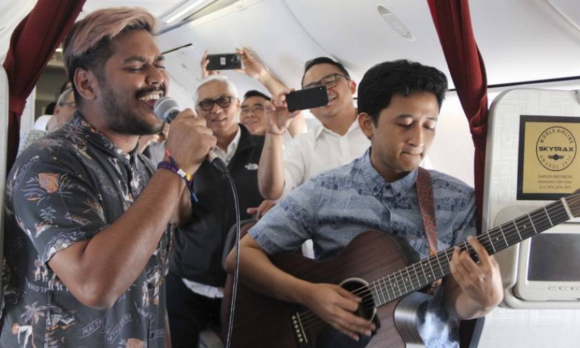 Διαφορετική εμπειρία: Πτήσεις με ζωντανή μουσική προσφέρει αεροπορική εταιρεία (pics)