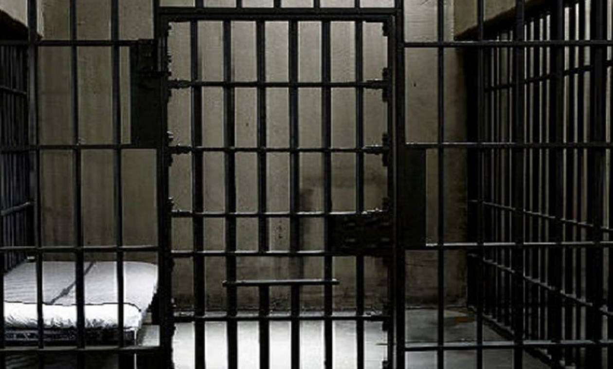 Χανιά: Προφυλακίστηκε ο καθηγητής που ασελγούσε σε μαθήτριές του