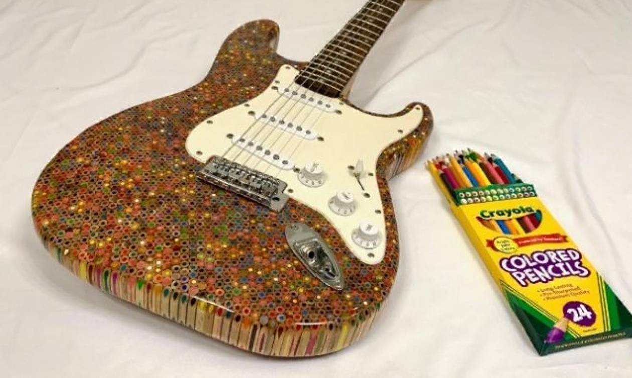Εντυπωσιακό! Μια κιθάρα Fender Stratocaster από... 1.200 κραγιόν ζωγραφικής (vid)