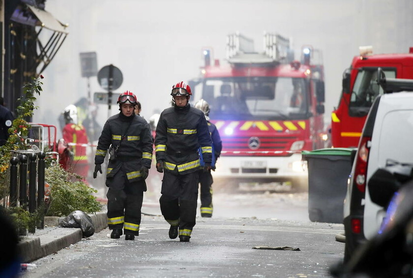 Έκρηξη στο Παρίσι: Εικόνες χάους στο κέντρο της πόλης - Τουλάχιστον 20 οι τραυματίες (pics&vid)