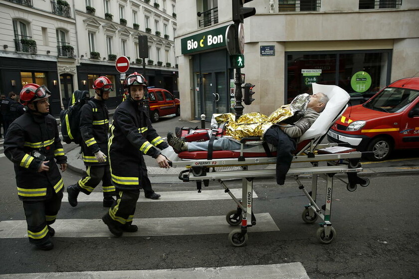 Έκρηξη στο Παρίσι: Εικόνες χάους στο κέντρο της πόλης - Τουλάχιστον 20 οι τραυματίες (pics&vid)
