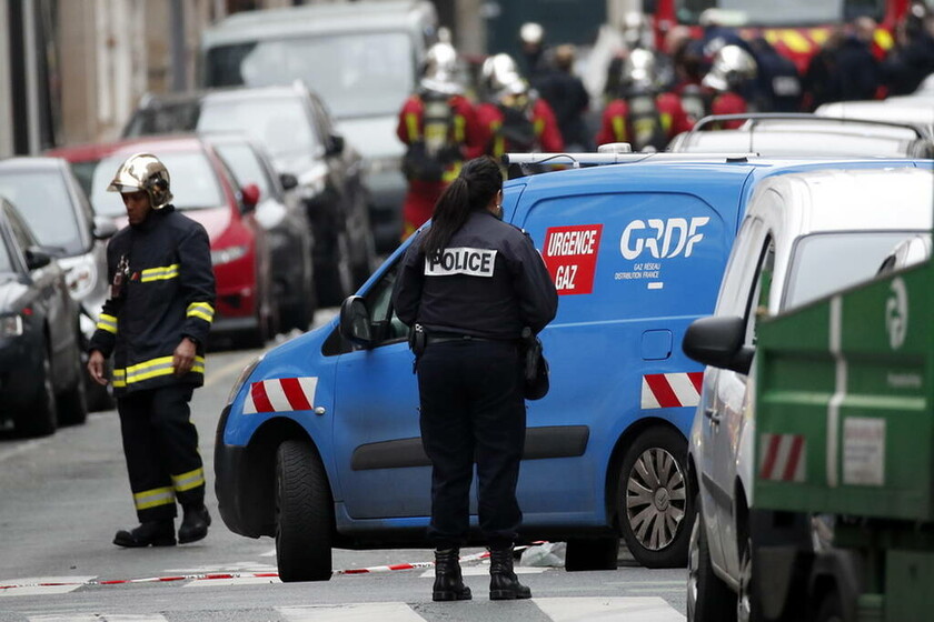 Γαλλία: Τέσσερις οι νεκροί από την έκρηξη που συγκλόνισε το Παρίσι (pics)