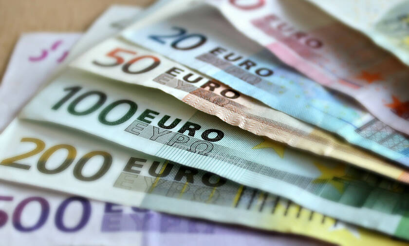Αναδρομικά: «Βρέχει» χιλιάδες ευρώ - Πότε, ποιοι και πόσα θα πάρουν (ΠΙΝΑΚΑΣ)
