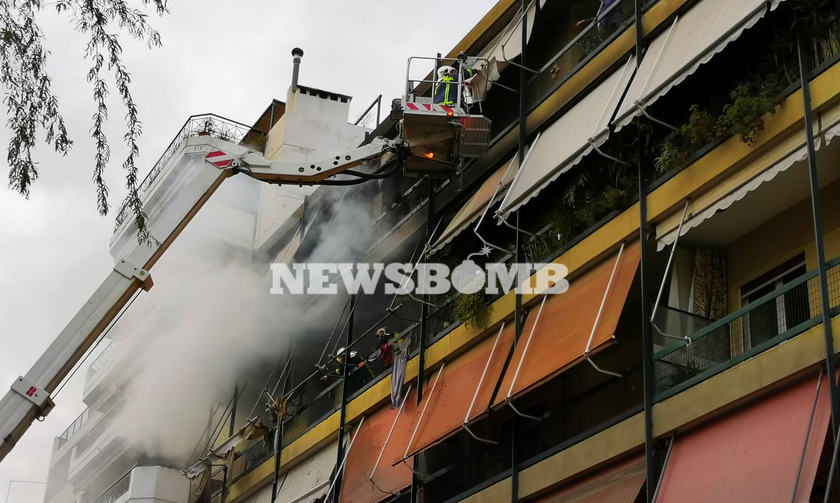 Συναγερμός για μεγάλη φωτιά σε διαμέρισμα στη Νέα Σμύρνη: Στο νοσοκομείο δύο άτομα